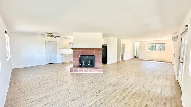Building Photo - Nicely Updated Country Two-Story Home in t...