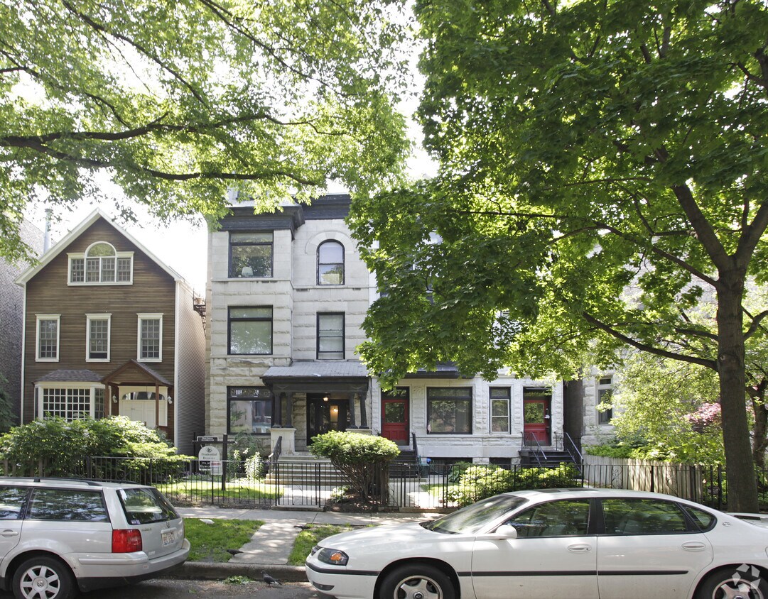 Building Photo - 2520 N Burling St