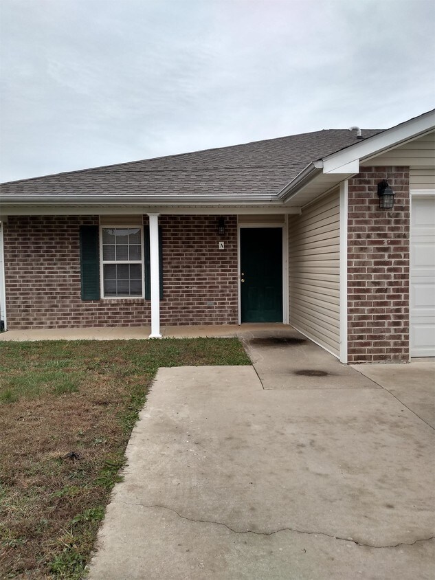 Primary Photo - 20923 Hartsburg Ln