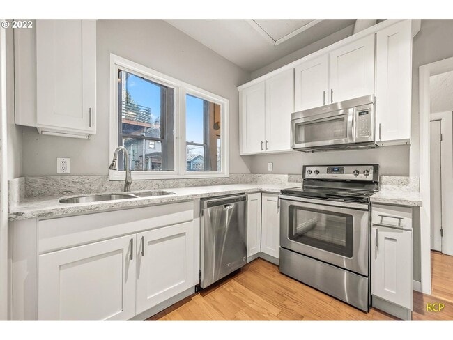 Photo - Victorian-style apartment available in the serene SW Hills