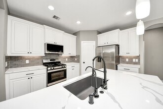 Building Photo - 16011 Monument Hill Crossing