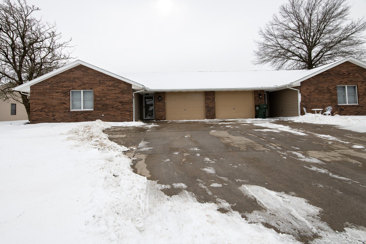 116 Pierre Pl Unit 116, Lima, OH 45805 Condo for Rent in Lima, OH