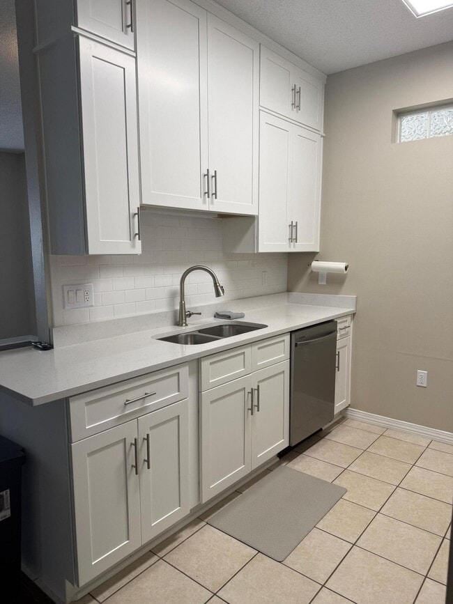 Building Photo - 1501 Partin Dr N