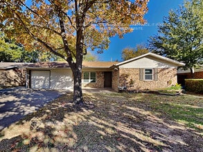 Building Photo - 3325 Hummingbird Ln