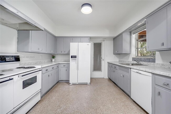 Foto del edificio - 6445 SW 46th Terrace