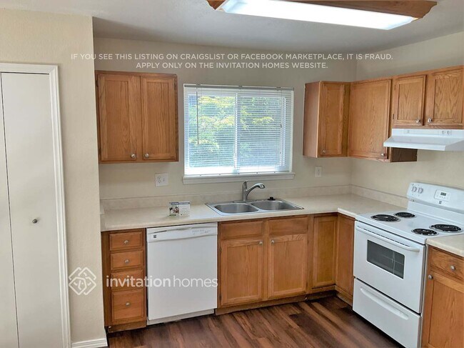 Building Photo - 2935 Haystack Dr