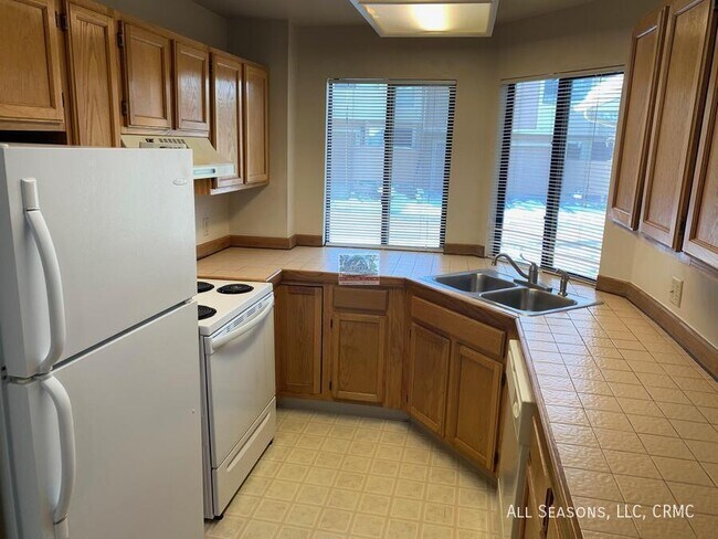 Foto del edificio - 4145 Autumn Heights Dr