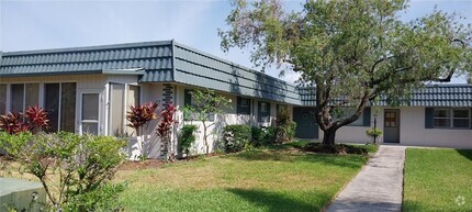Building Photo - 1811 Bedford Ln