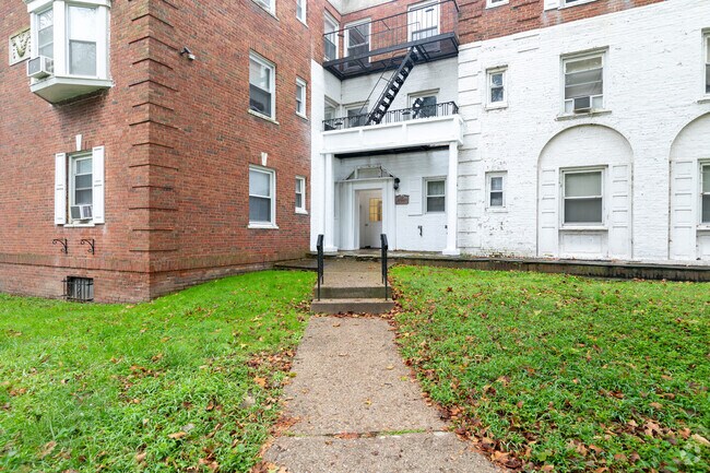 Foto del edificio - Colonial Gardens Trenton Proud LLC