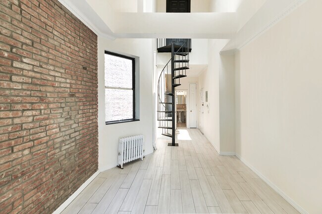Foto del edificio - 75 E 3rd St