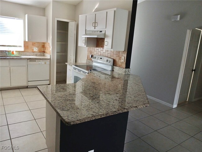 Building Photo - 3307 Surfside Blvd