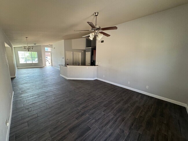 Foto del edificio - Charming smart 3BR House in El Paso with S...