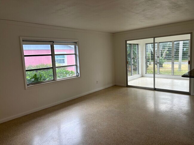 Building Photo - 1791 NE Mango Terrace