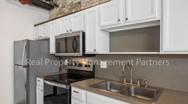Foto del edificio - 940 Monroe Ave NW