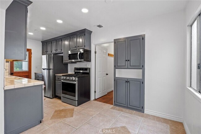 Foto del edificio - 5183 Inglewood Blvd