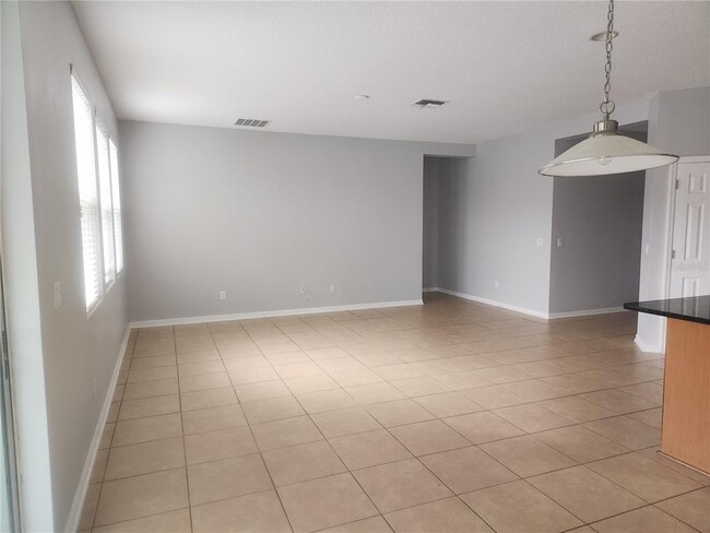 Building Photo - 2556 Tanner Terrace