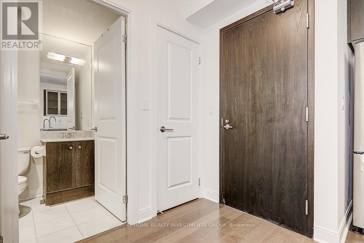 Photo principale - 18-718 Yorkville Ave
