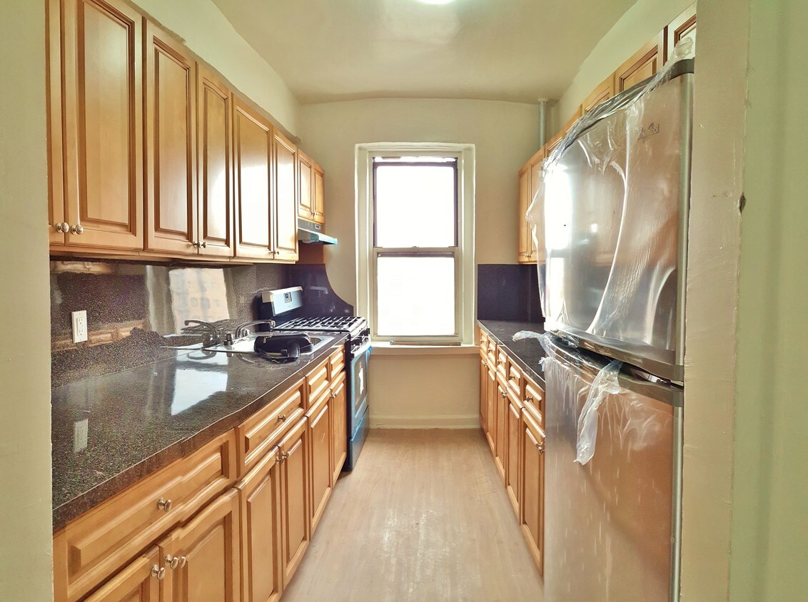 Foto principal - 82-1 Britton Ave