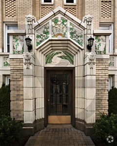 Building Photo - 2600 N Kimball Ave