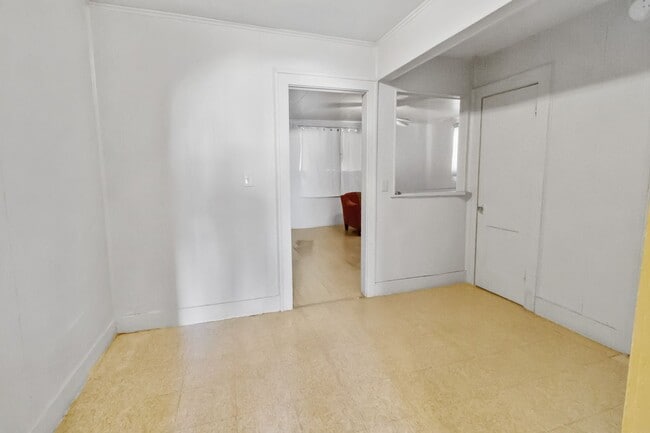 Foto del edificio - 704 N Washington St