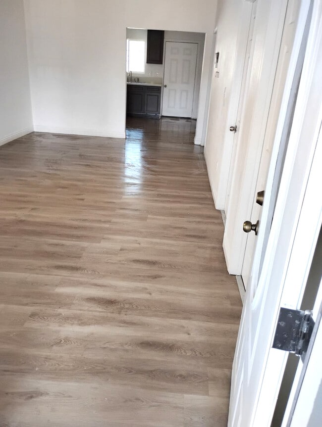 Building Photo - 820 K St