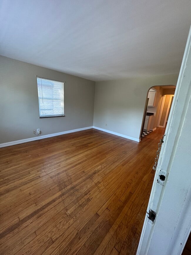 Building Photo - 2814 Lawndale Ave