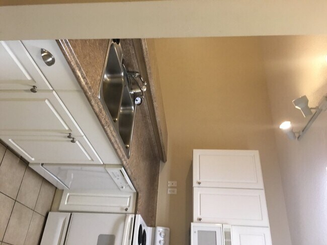 Foto del edificio - 976 Scenic Oak Ln
