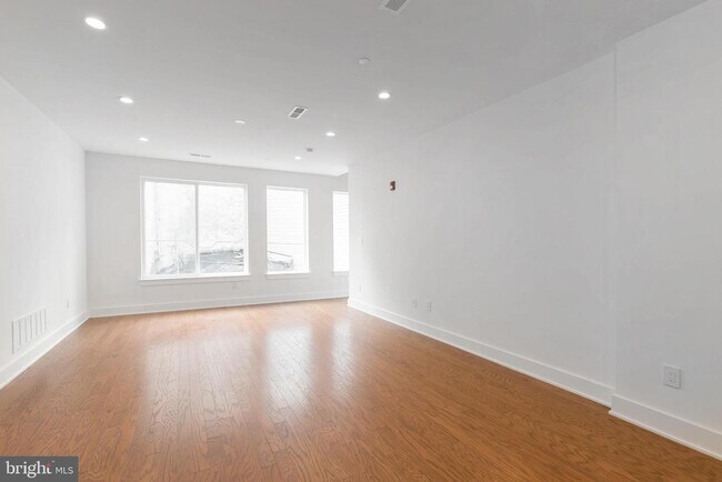 Building Photo - 1726 Ridge Ave