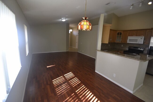 Building Photo - 7487 Viscaya Cir