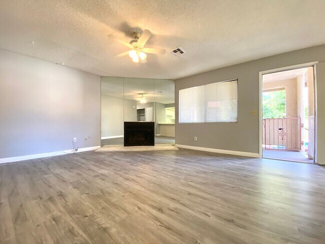 Foto del edificio - Nice Condo on the 2nd Floor with 2 Bedrooms