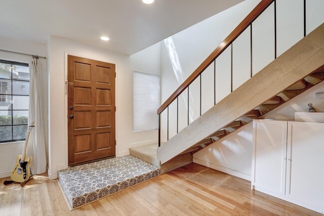 Building Photo - 4084 Crystal Dawn Ln
