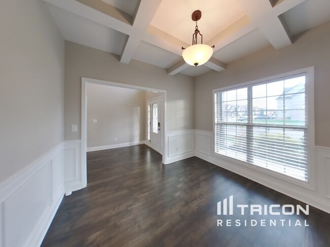 Building Photo - 891 Isaac Dr