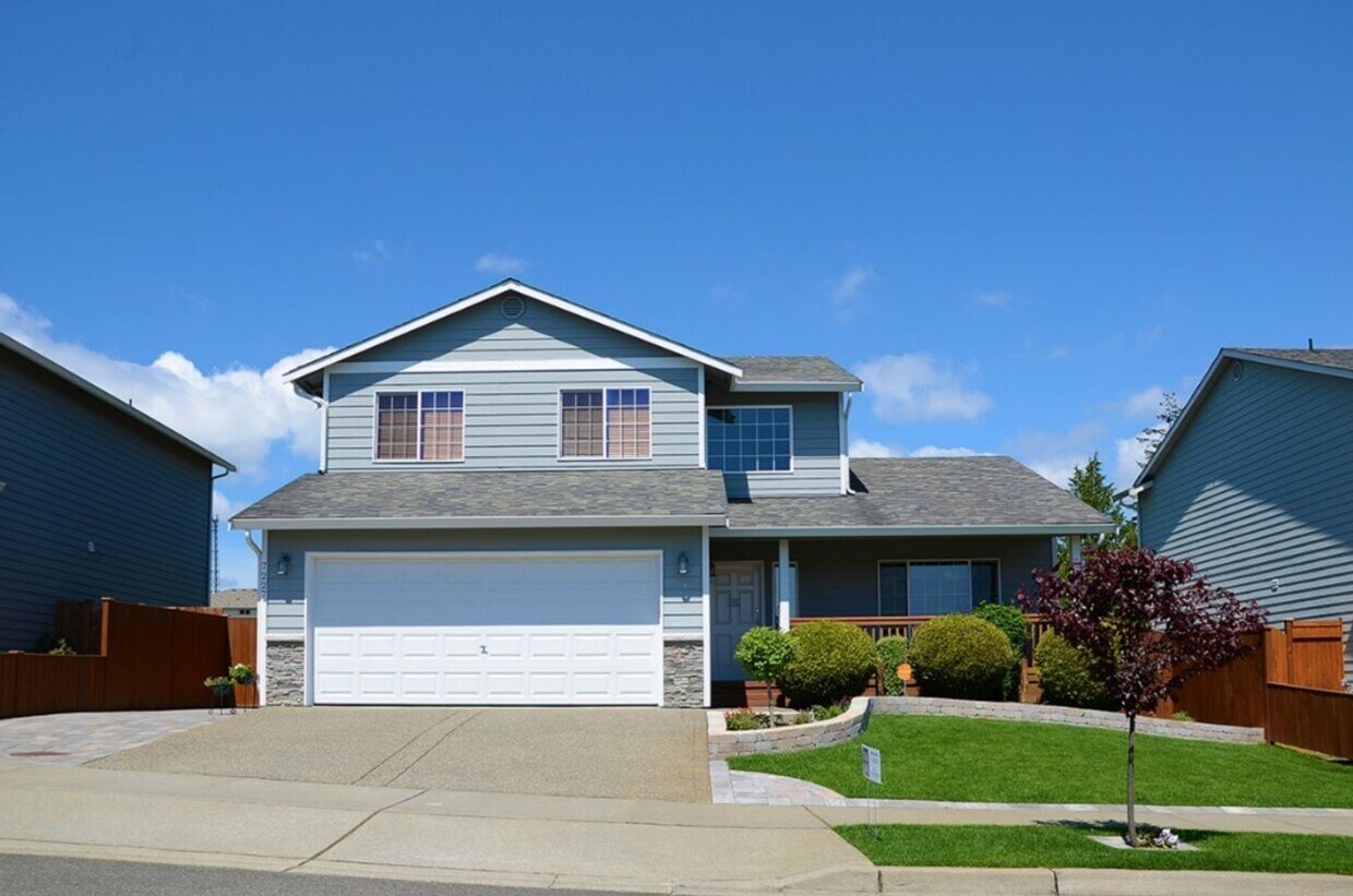Primary Photo - 3 bdrm, 2.5 Bath, 2 car Garage, Gas heat, ...