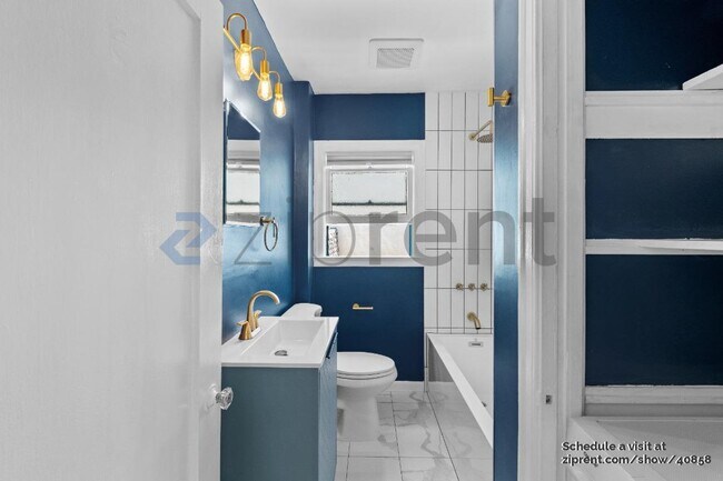Foto del edificio - 2242 E 32nd St