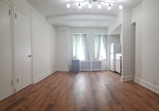 Building Photo - 45 Tudor City Pl