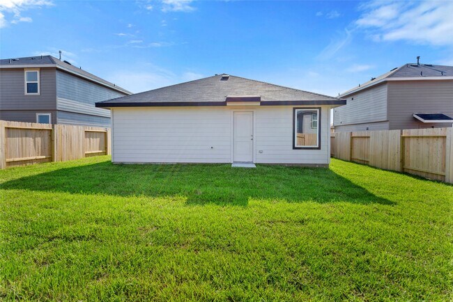 Building Photo - 40839 Hawthorne Glades St