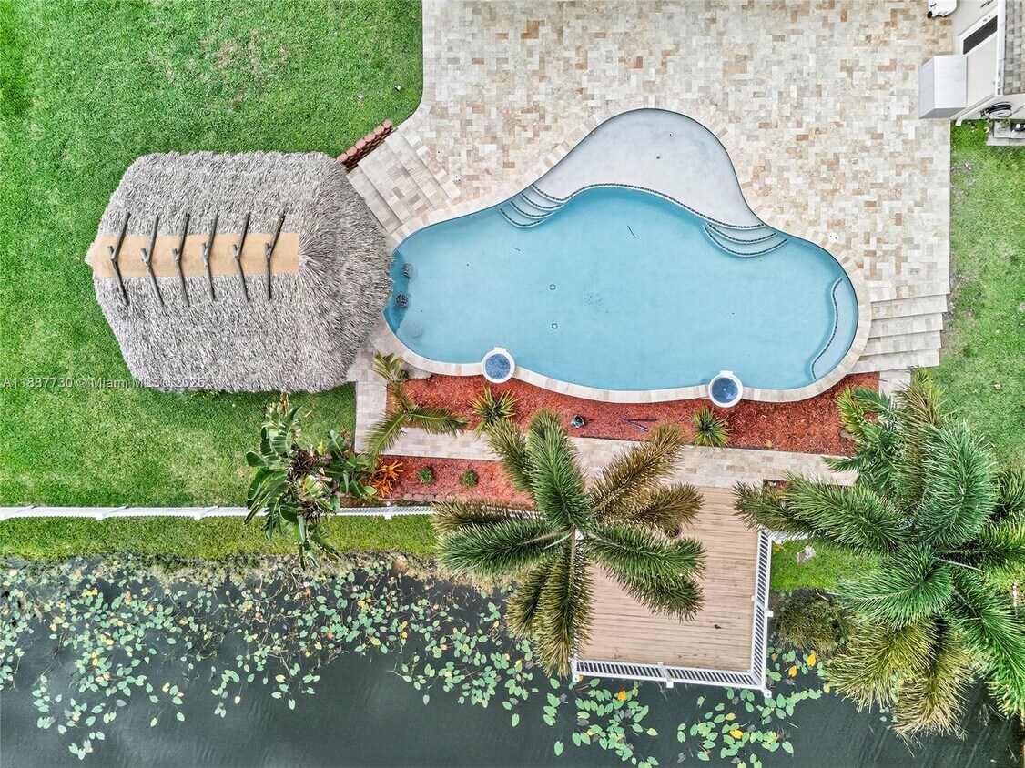 Foto principal - 10751 SW 26th Ct