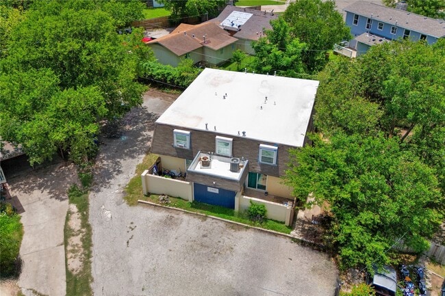 Foto del edificio - 5002 Blue Spruce Cir