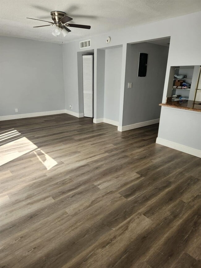 Building Photo - 5668 Blueberry Ct