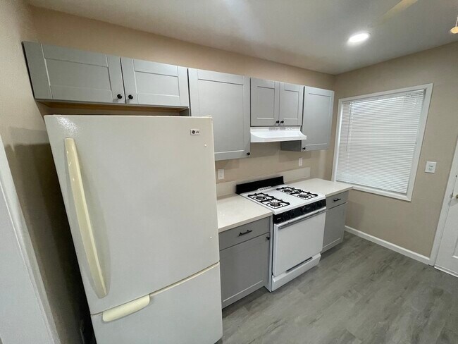 Foto del edificio - 936 W Foothill Blvd