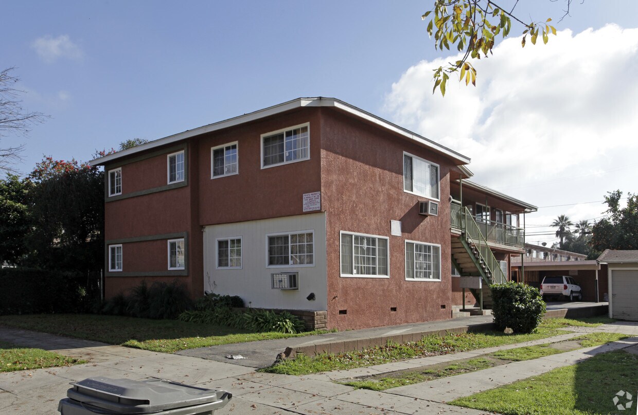 Primary Photo - 326 N Macneil St