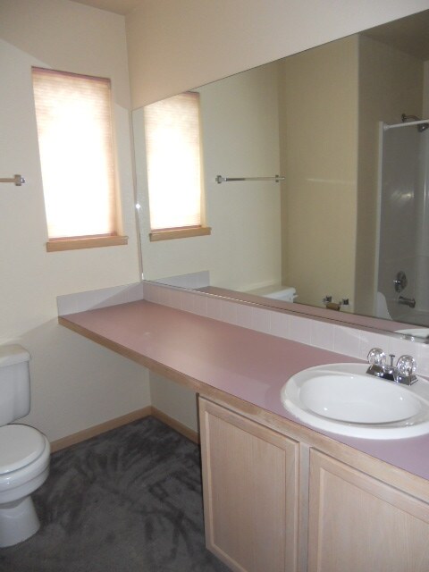 Foto del edificio - 2036 Glenmoor Dr