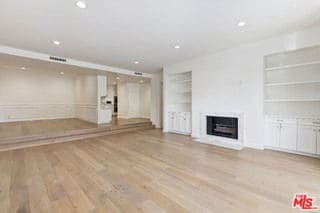 Building Photo - 133 S Oakhurst Dr