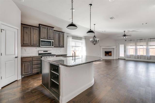 Foto del edificio - 7521 Rothbury Dr