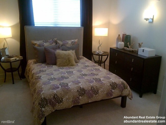 Foto del edificio - 1 br, 1 bath  - 27 Mill St Unit 120