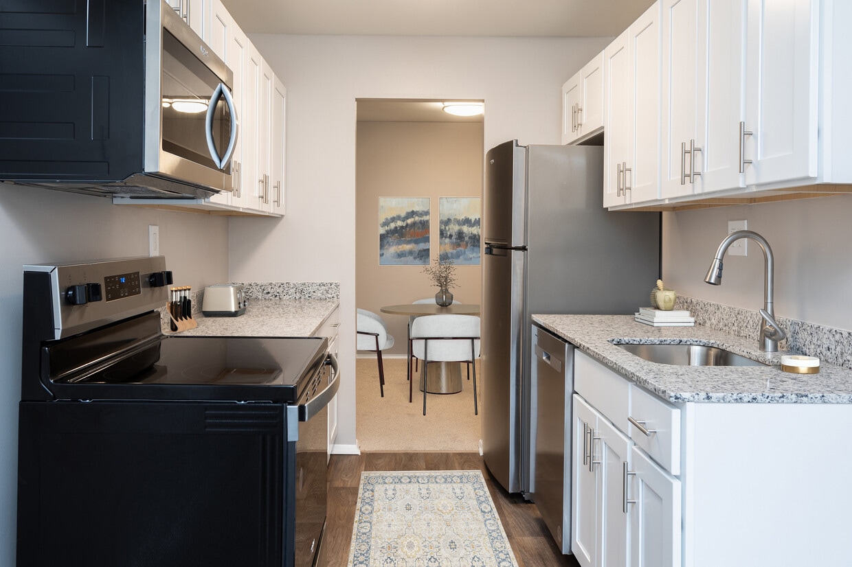 Primary Photo - Apartments at Bel Air