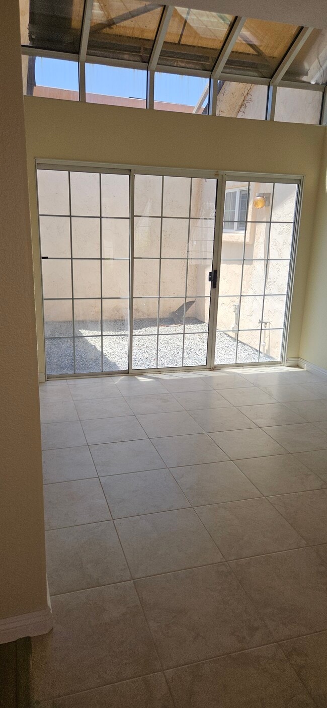 Building Photo - 12020 Caminito Corriente