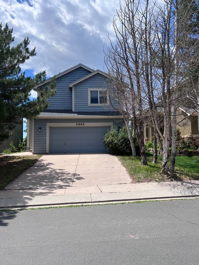 Building Photo - Single Family Home 3 bedroom 2.5 bath Unfi...