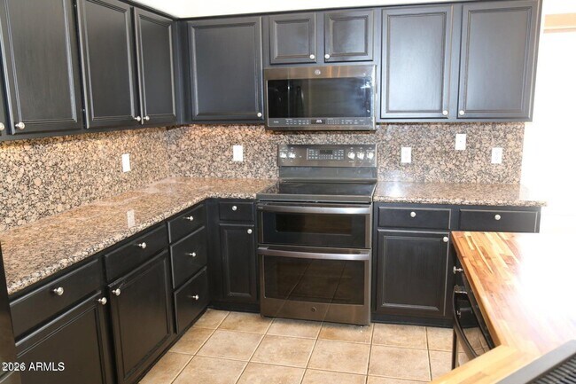 Foto del edificio - 9345 E Caribbean Ln