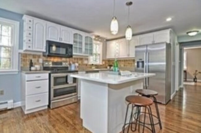 Foto del edificio - 16 Oak Hill Rd